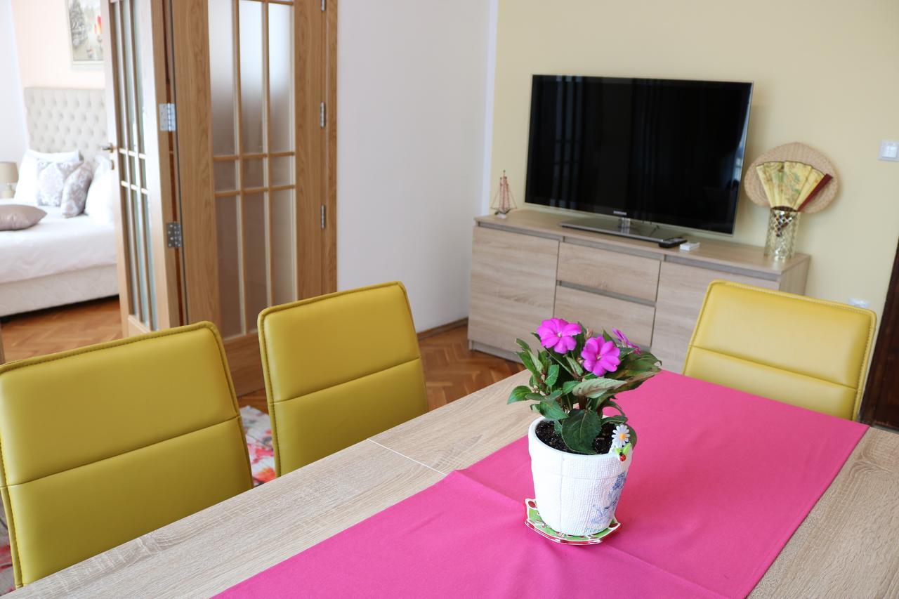 Sea Port Celebrity Apartment - Lets4Holiday Varna Eksteriør bilde
