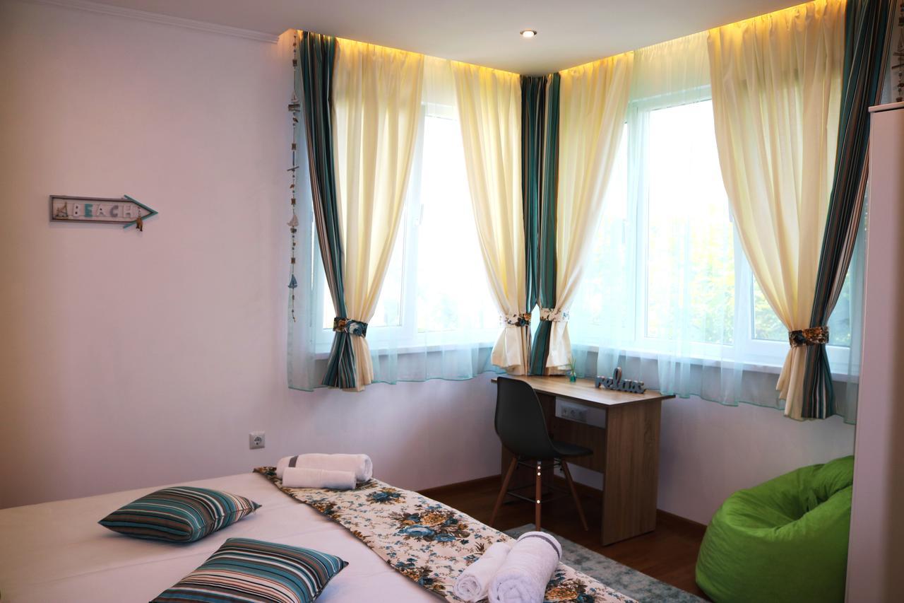 Sea Port Celebrity Apartment - Lets4Holiday Varna Eksteriør bilde