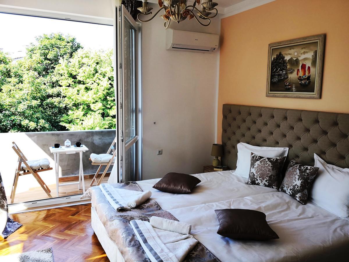 Sea Port Celebrity Apartment - Lets4Holiday Varna Eksteriør bilde
